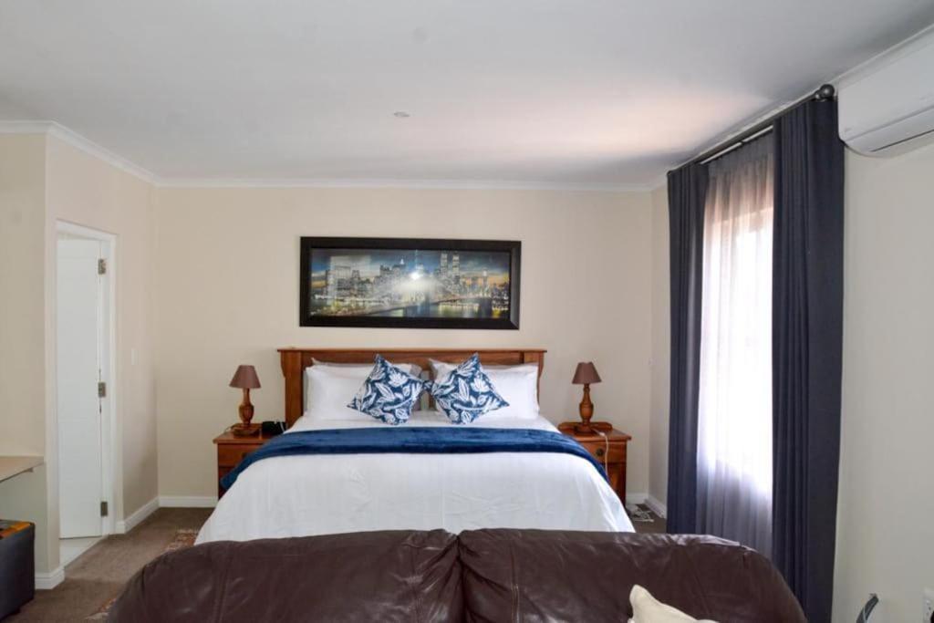 Spacious 4 Bdr With Mountain Views ,pool And Solar Backup Holiday home